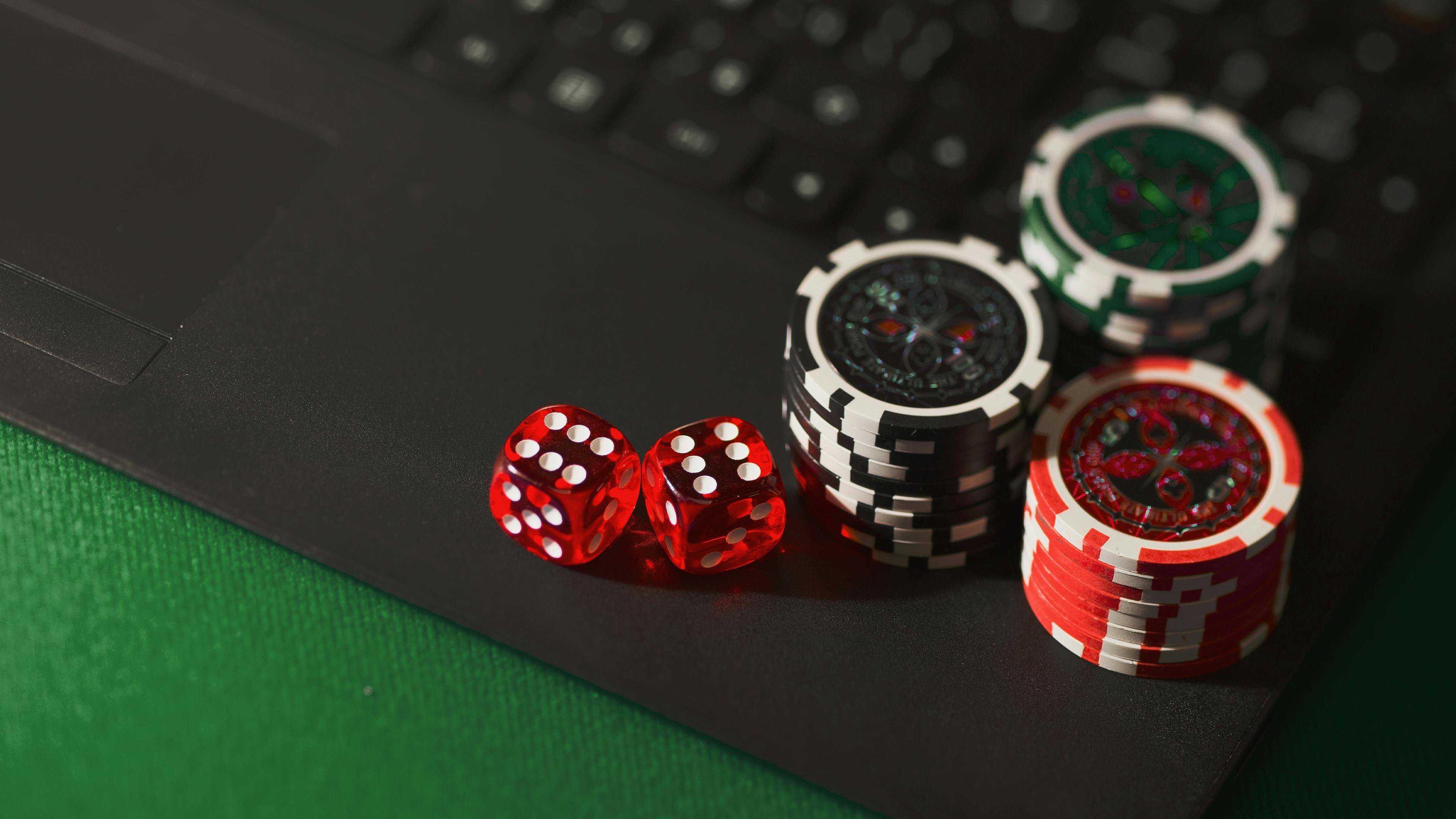 711 apk sports and casino gaming interface on mobile